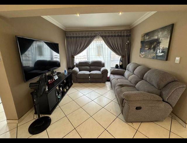 3 BEDROOM CLUSTER FOR SALE IN NEW REDRUTH